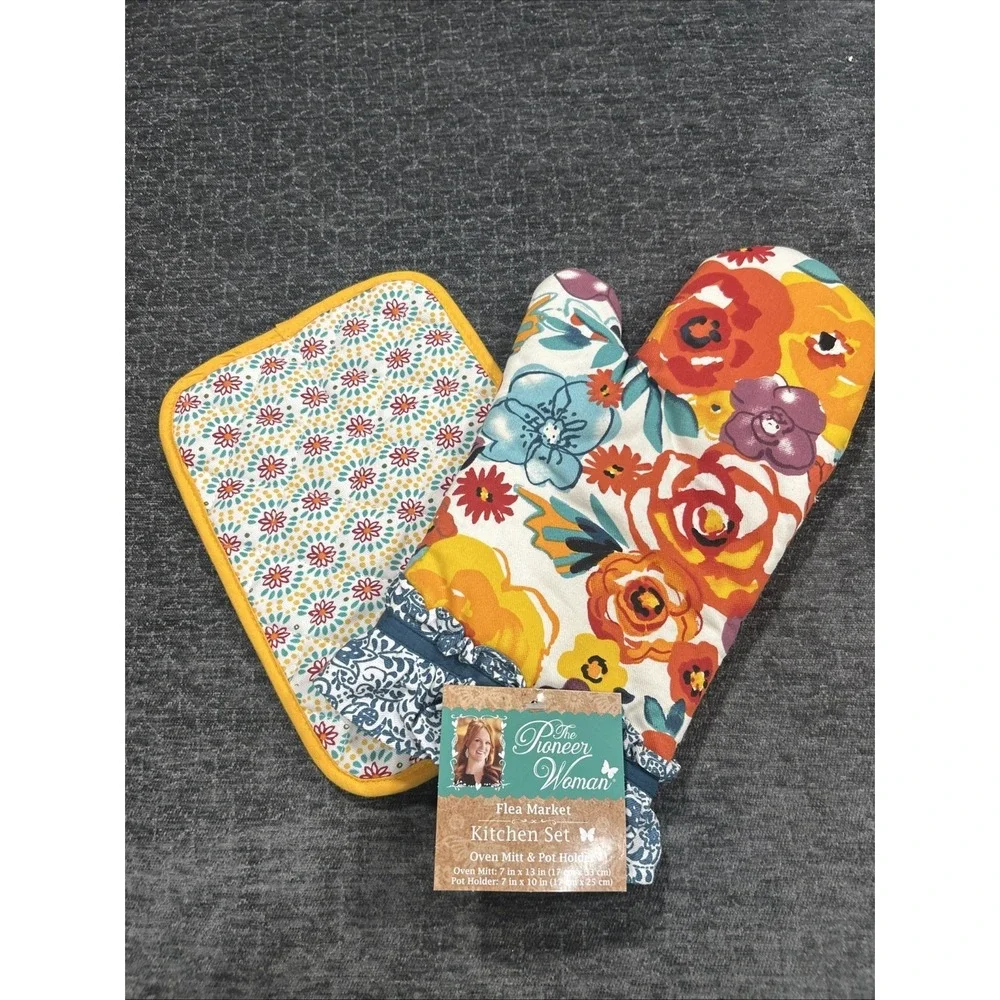 The Pioneer Woman Kitchen Set‎ 2 Piece Flea Market Pot Holder and Oven Mitt NEW